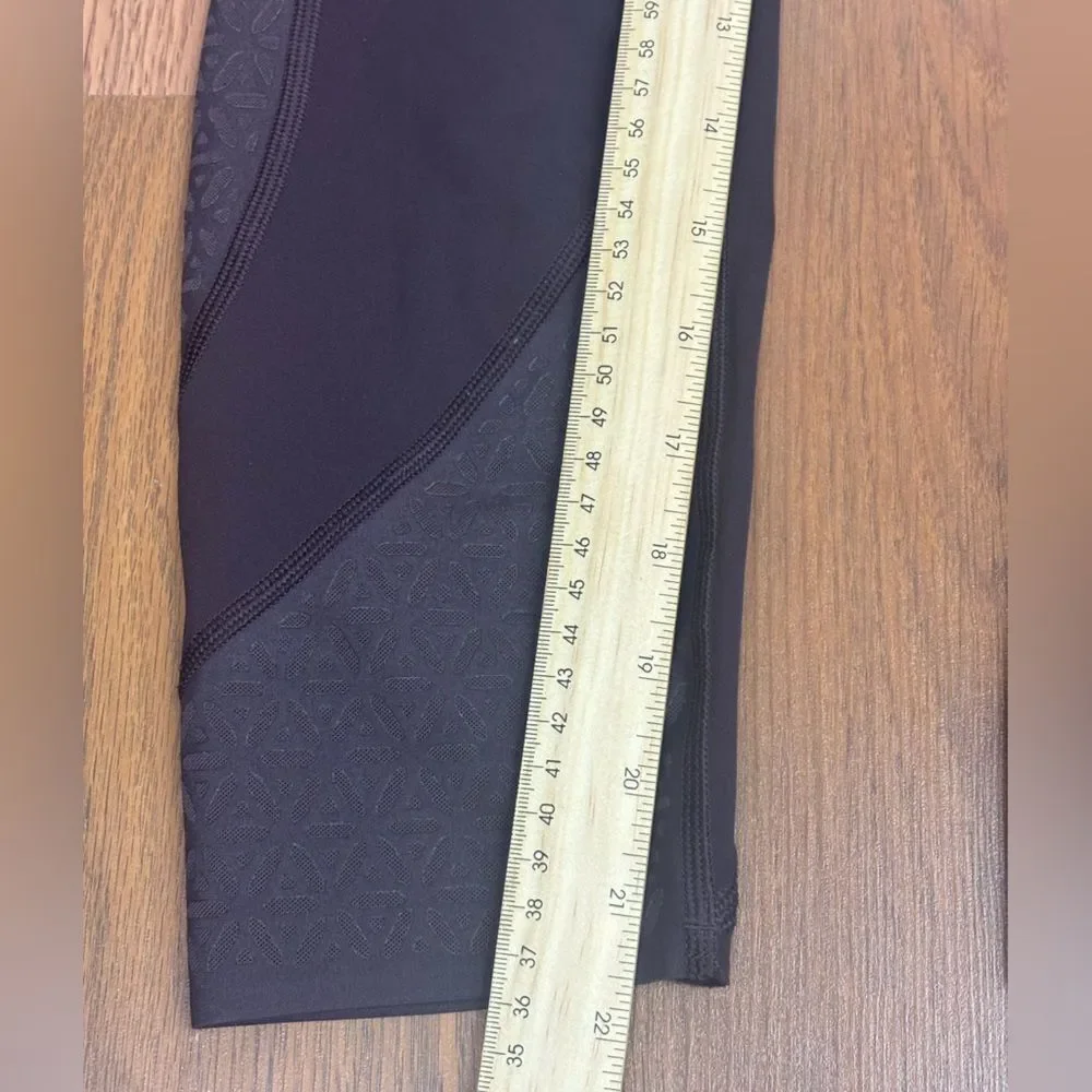 LULULEMON Strength & Sweat Crop *23